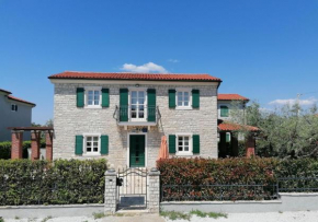 Ferienhaus Villa Nika mit privatem Außenwhirlpool